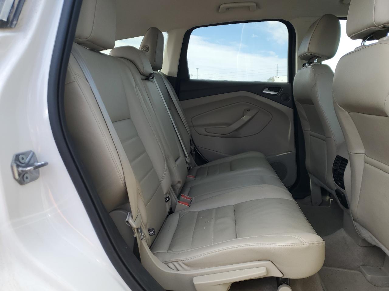 1FMCU0J91FUB91987 2015 Ford Escape Titanium