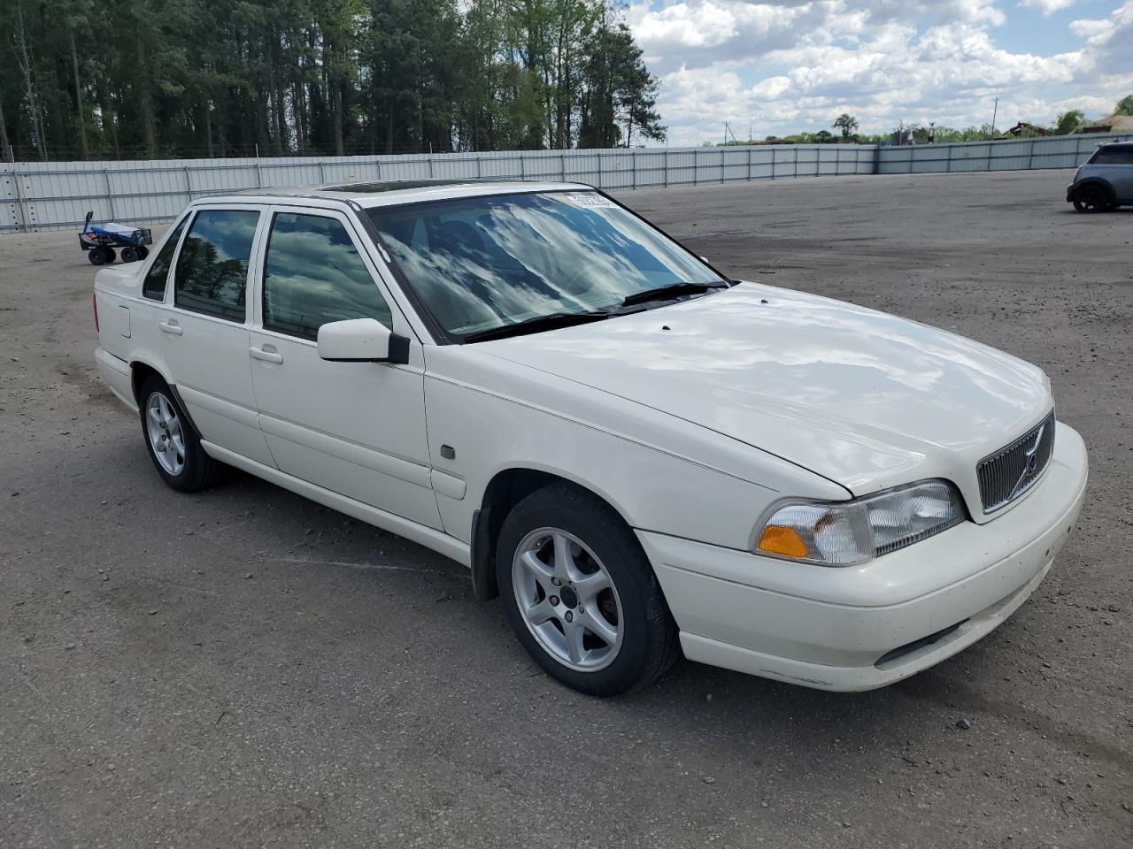 YV1LS56D4Y2637059 2000 Volvo S70 Glt