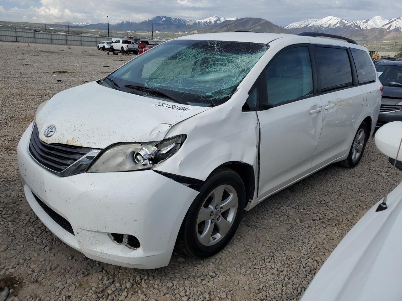 5TDKK3DC2BS090745 2011 Toyota Sienna Le