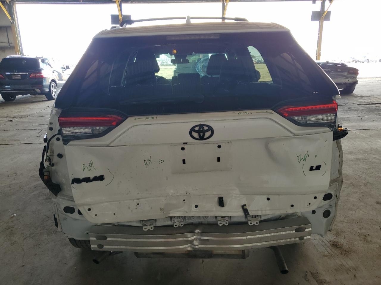 2T3H1RFV9MC115934 2021 Toyota Rav4 Le