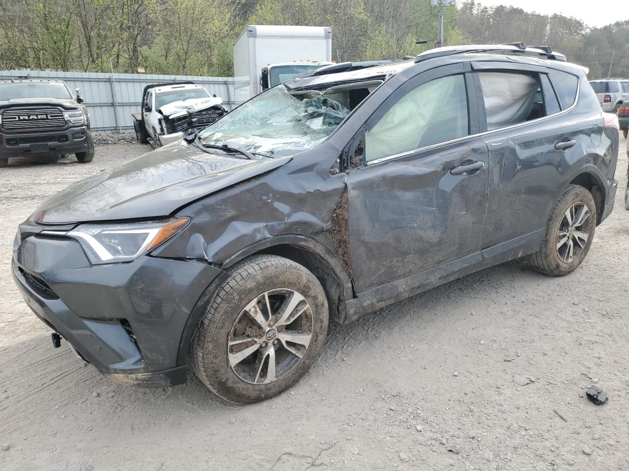 JTMRFREV9HD212981 2017 Toyota Rav4 Xle