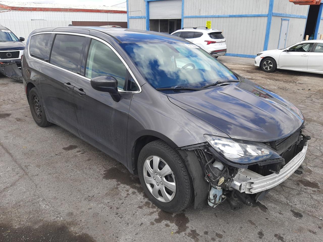 2018 Chrysler Pacifica L vin: 2C4RC1AG9JR355739