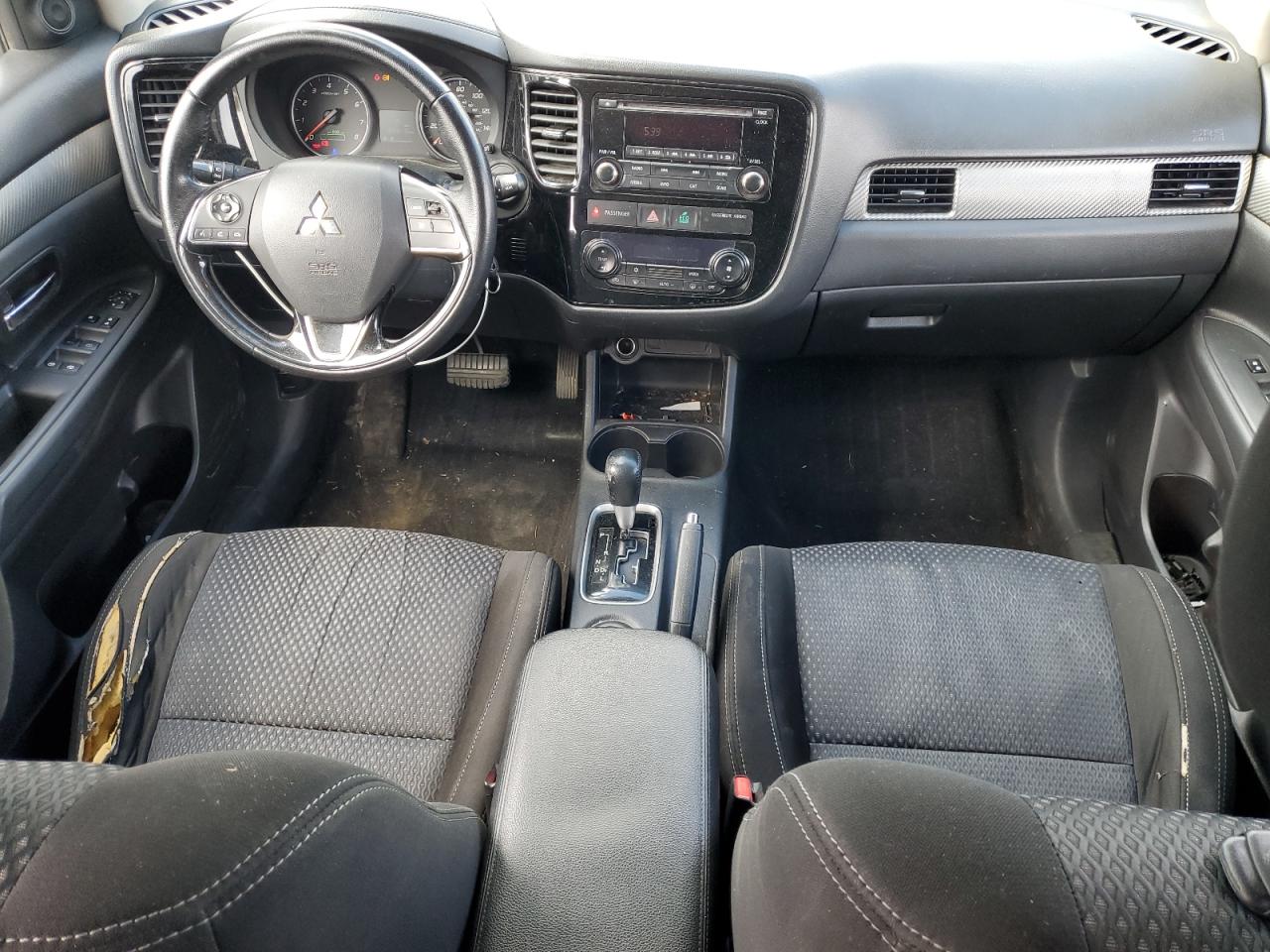 JA4AD2A33GZ031496 2016 Mitsubishi Outlander Es