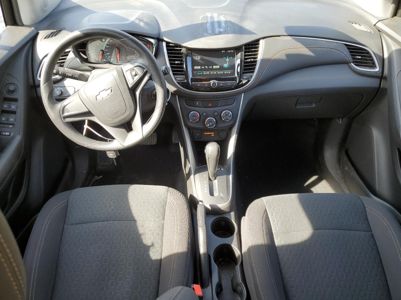 KL7CJNSB6HB180586 CHEVROLET TRAX 2017