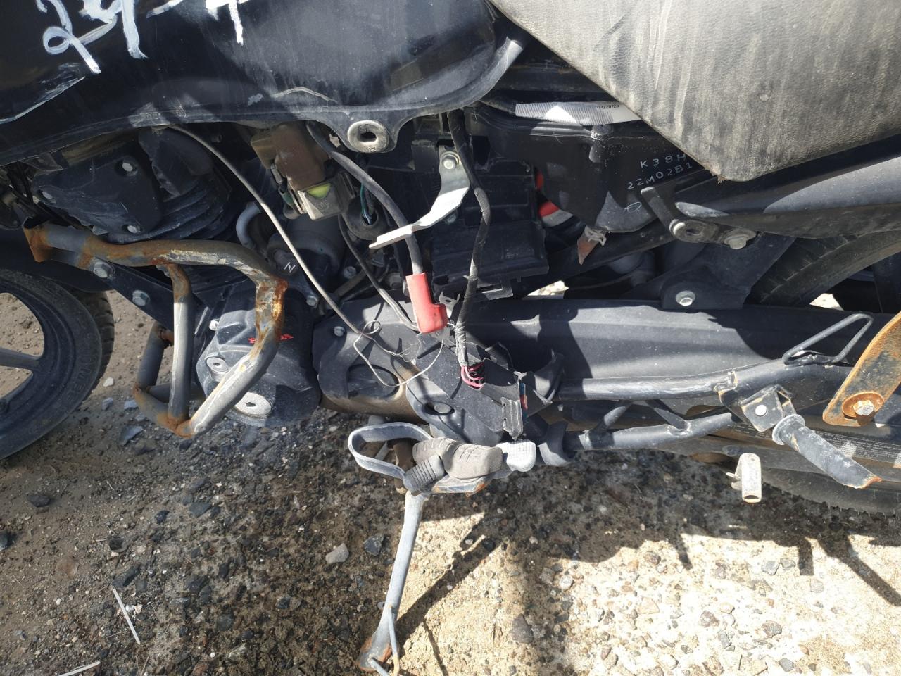 ME4KC20FXNA011741 Auction: COPART UAE Lot: 52358944 Location: DUBAI INDUSTRIAL CITY - DUBAI ME4KC20FXNA011741 HONDA UNICORN 2022 BLACK Photo 10