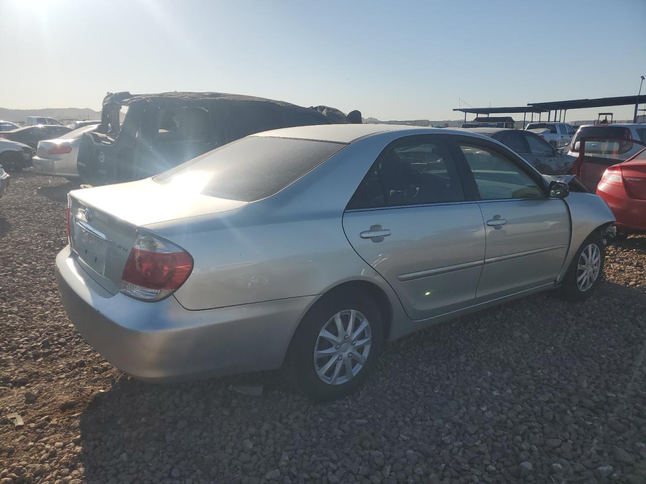 JTDBE32K753019256 2005 Toyota Camry Le