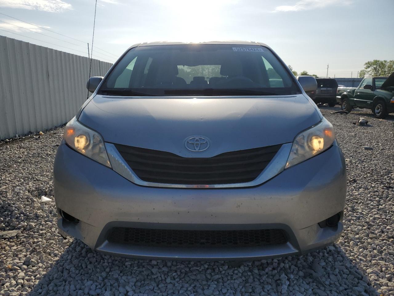 5TDKK3DCXBS003254 2011 Toyota Sienna Le