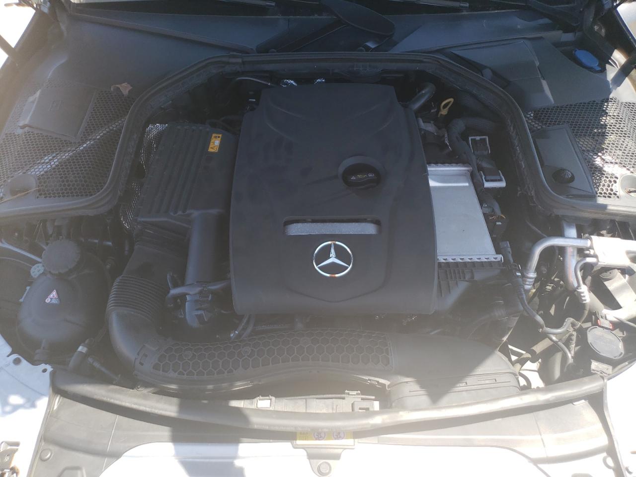 WDDWJ4JB3JF664084 2018 Mercedes-Benz C 300