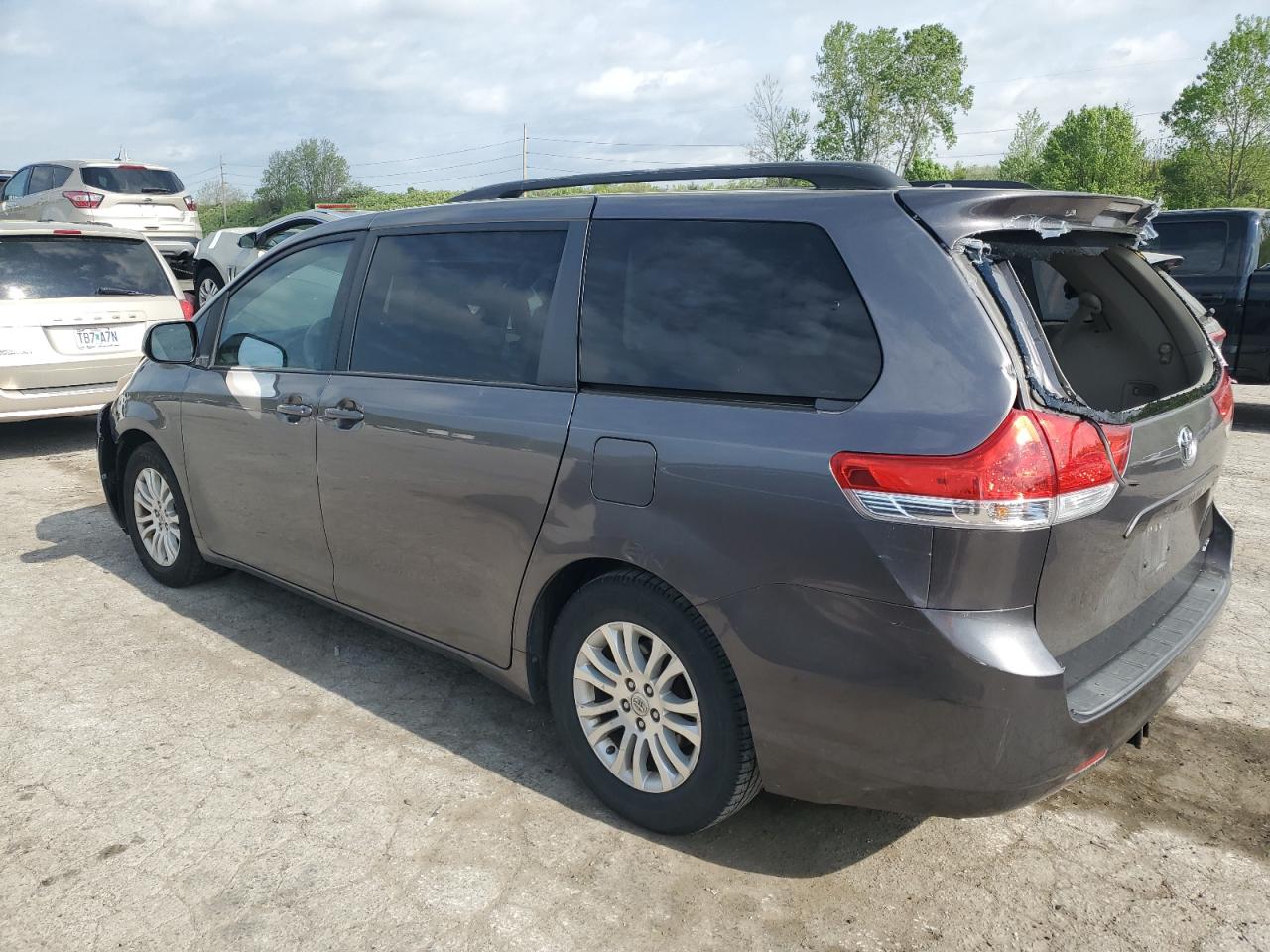 5TDYK3DC7BS147385 2011 Toyota Sienna Xle