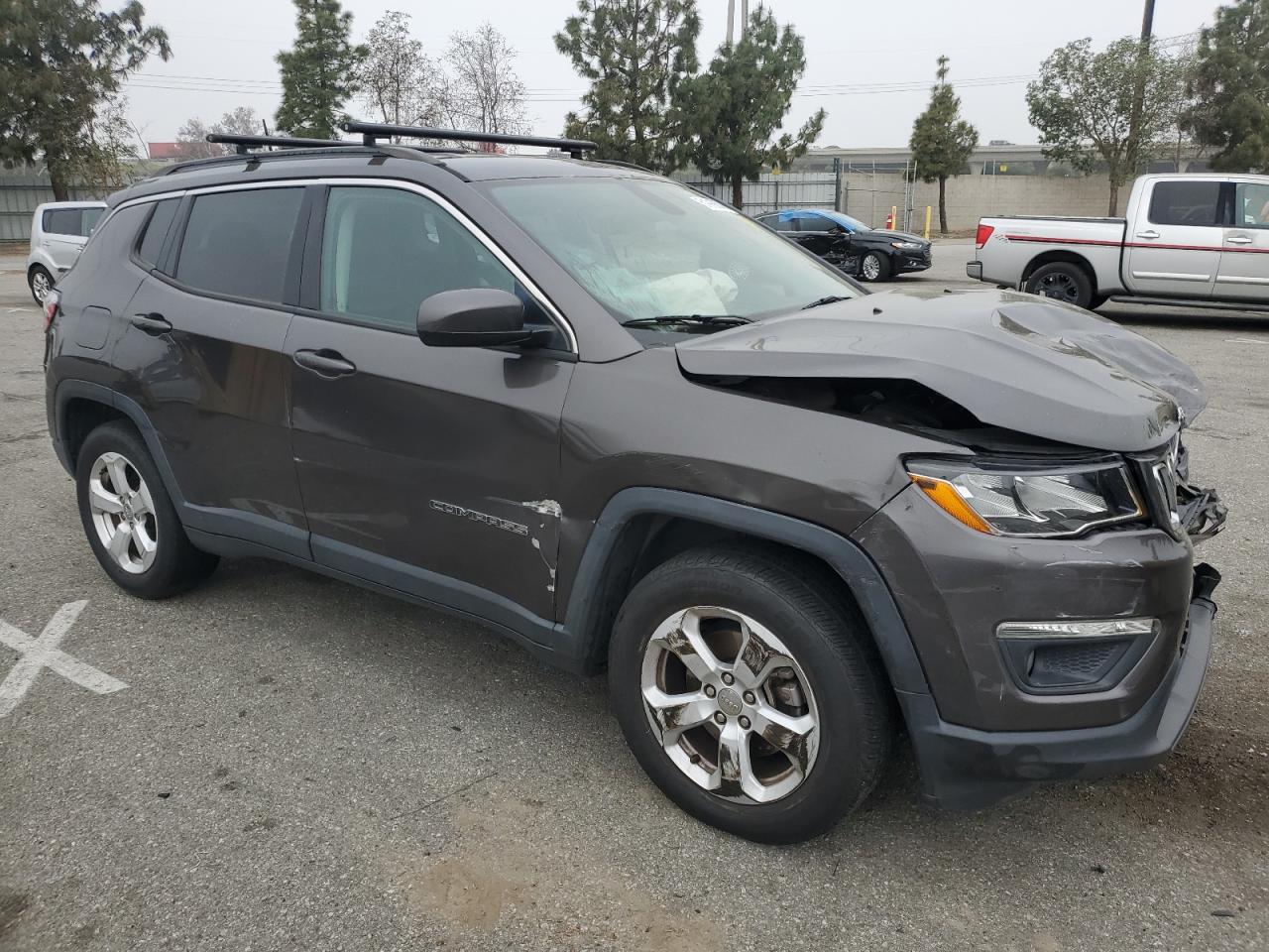 3C4NJCBB6JT124555 2018 Jeep Compass Latitude