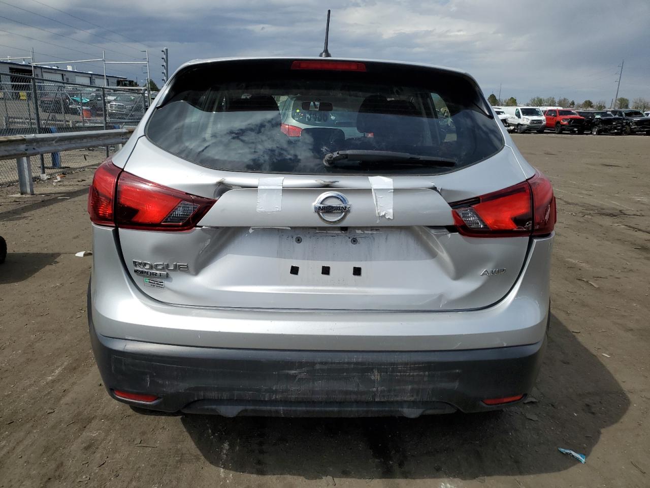 2019 Nissan Rogue Sport S vin: JN1BJ1CR2KW317657