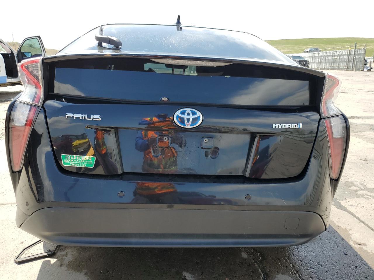 JTDKBRFU8J3599568 2018 Toyota Prius