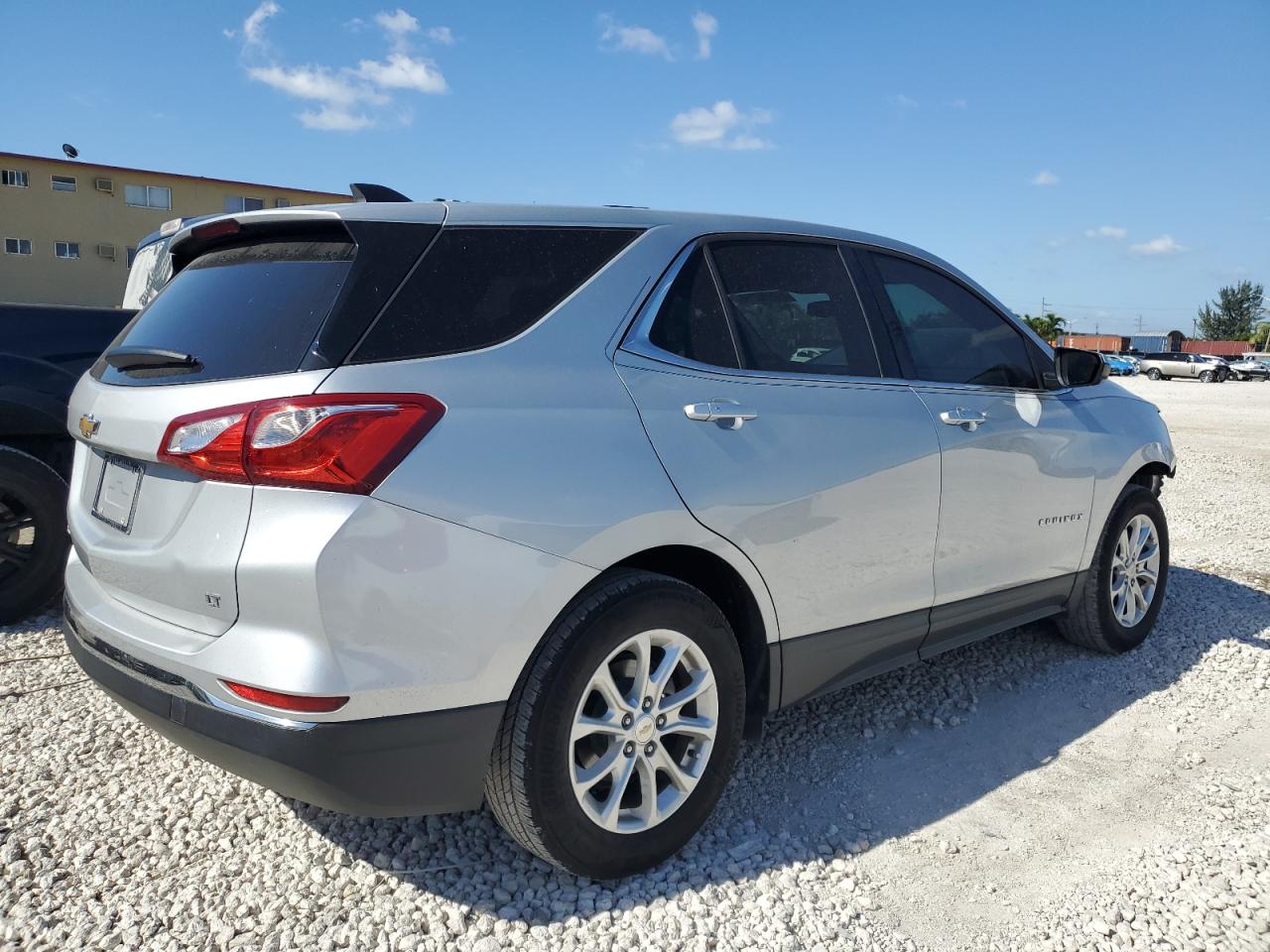 2GNAXJEV8J6104553 CHEVROLET EQUINOX 2018