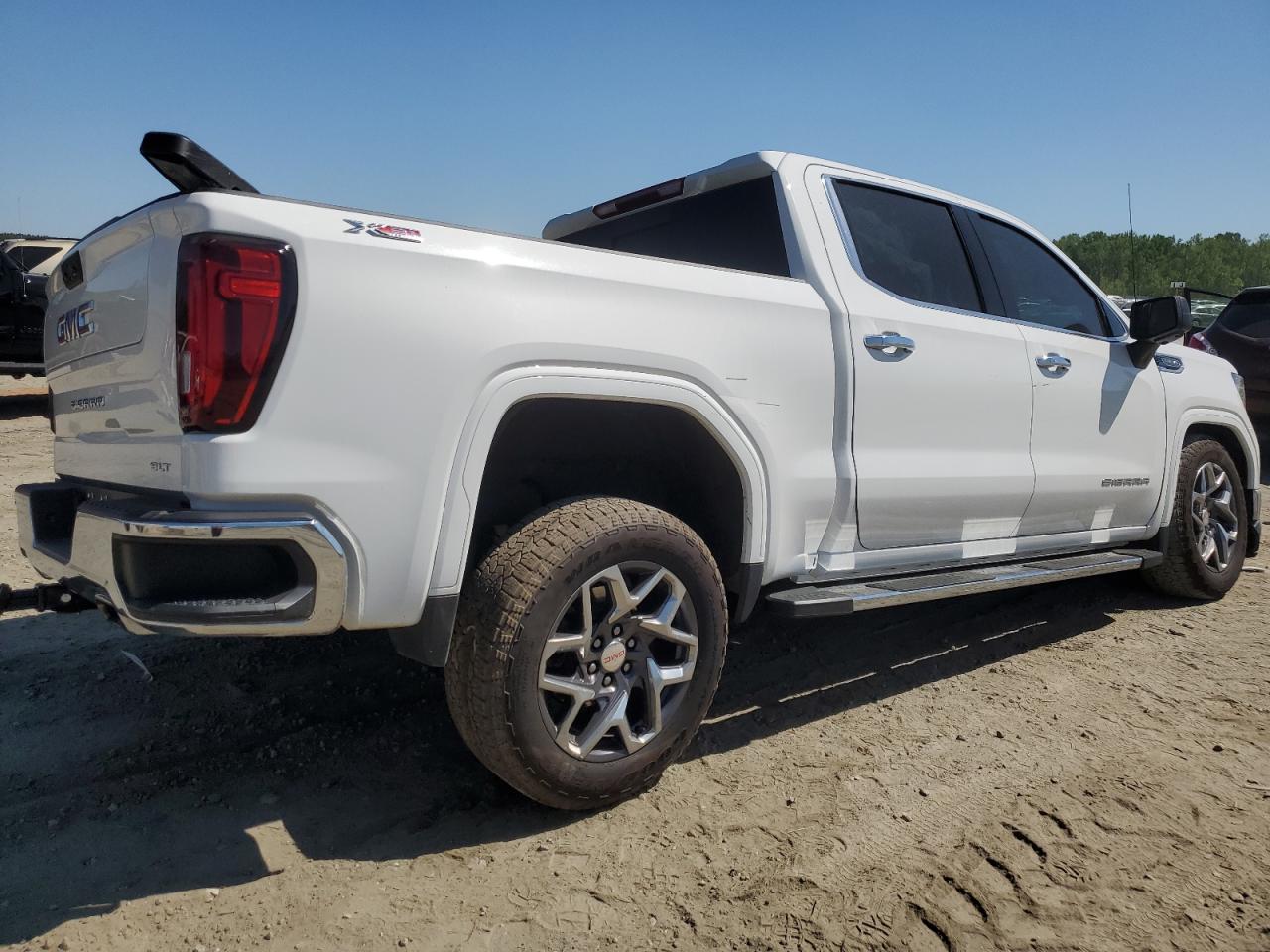 1GTUUDED2NZ646331 2022 GMC Sierra K1500 Slt