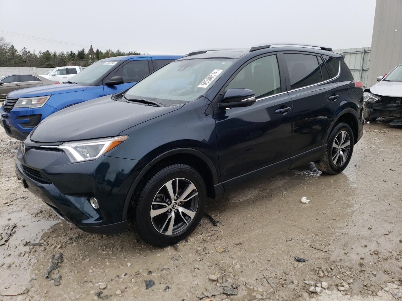 2017 Toyota Rav4 Xle vin: JTMRFREVXHJ121610