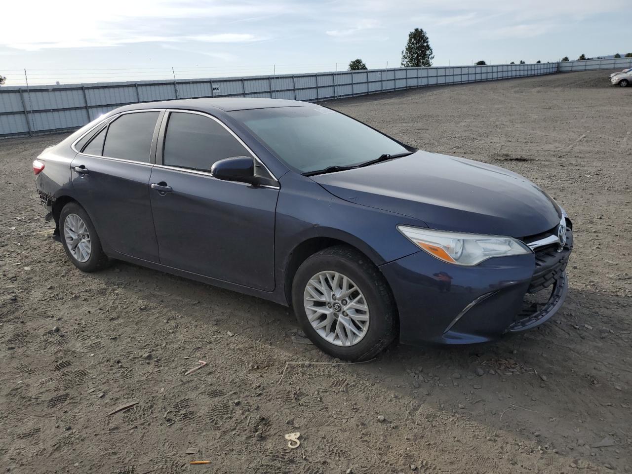 2016 Toyota Camry Le vin: 4T1BF1FK1GU601518