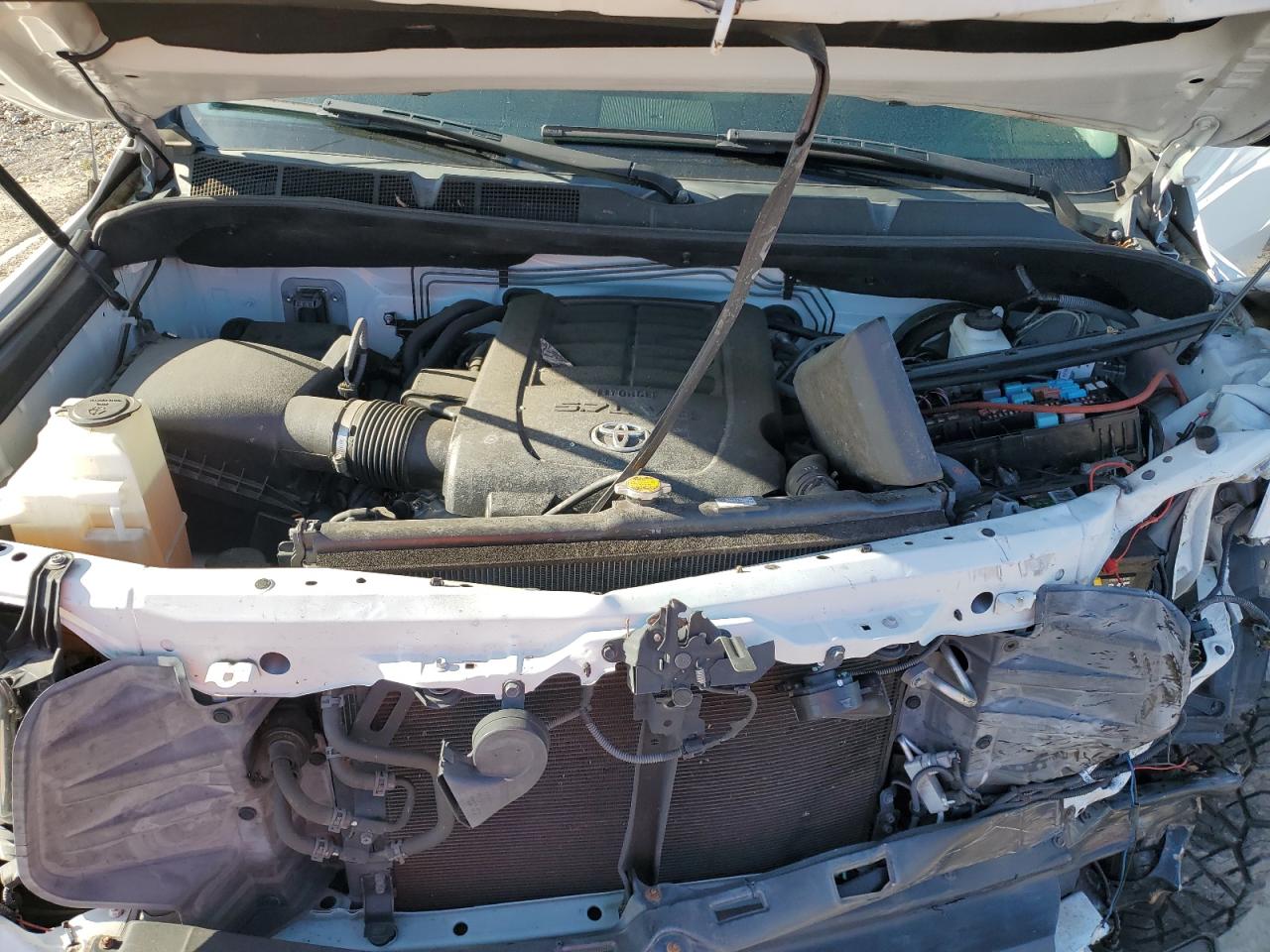 5TFEW5F10GX209385 2016 Toyota Tundra Crewmax Sr5