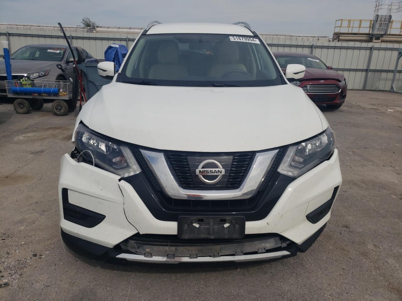 2017 Nissan Rogue S vin: KNMAT2MTXHP594403