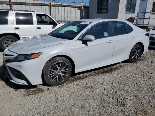 Lot #2454710705 2023 TOYOTA CAMRY SE N salvage car