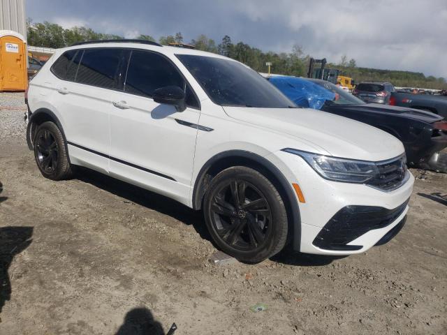 3VVCB7AX8PM105258 Volkswagen Tiguan SE 4