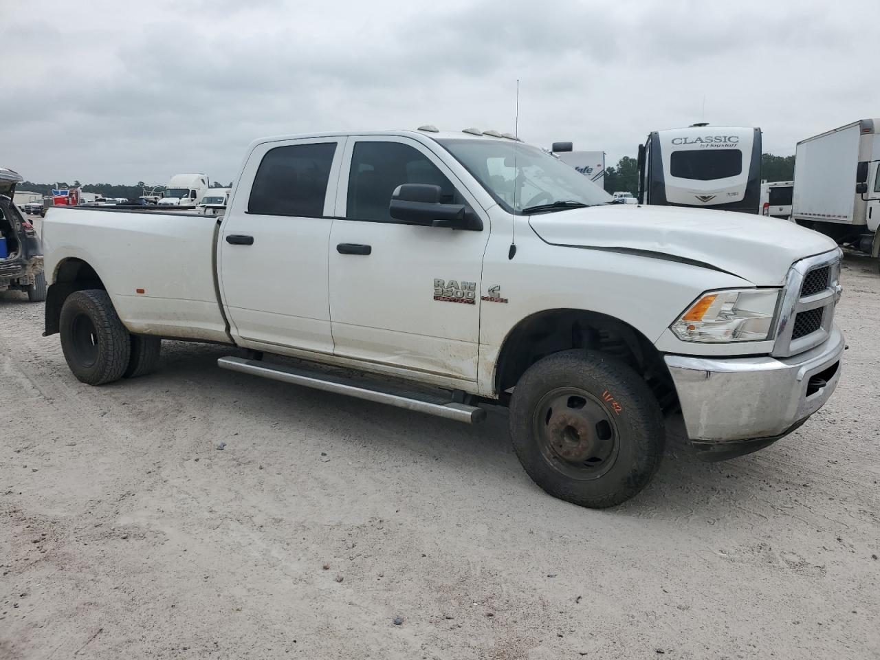 3C63RRGL2JG267832 2018 Ram 3500 St