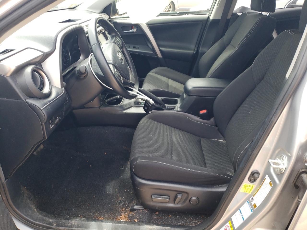 JTMRFREV8JJ215930 TOYOTA RAV4 2018