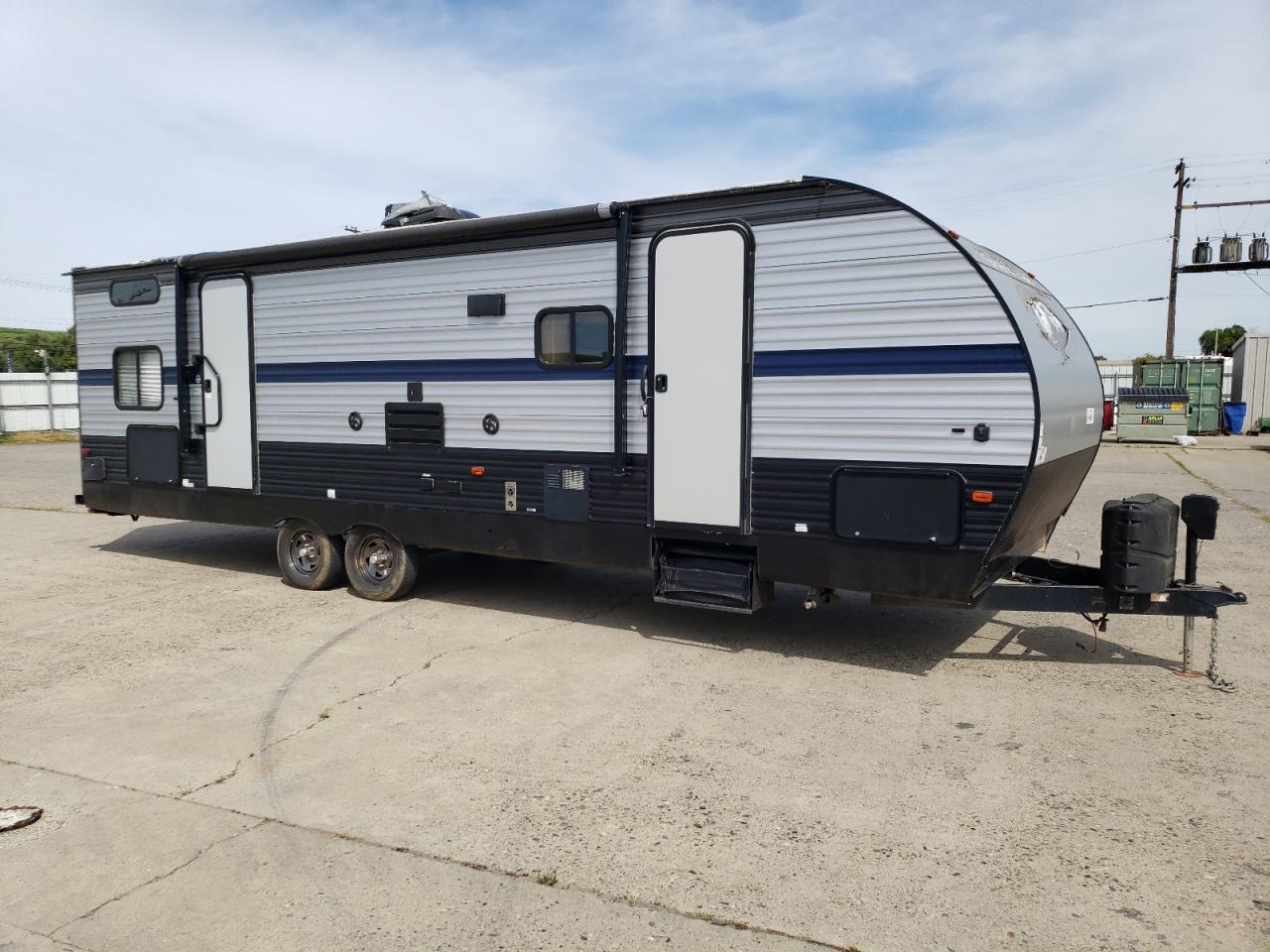 4X4TCKB2XK9130746 2019 Chke Util Tlr