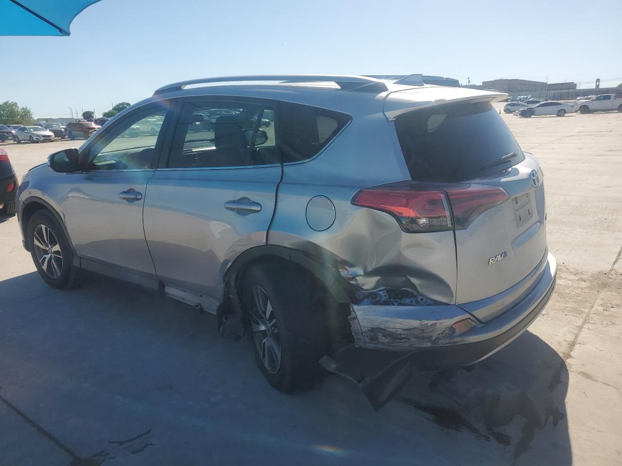 2T3WFREV1JW411406 2018 Toyota Rav4 Adventure