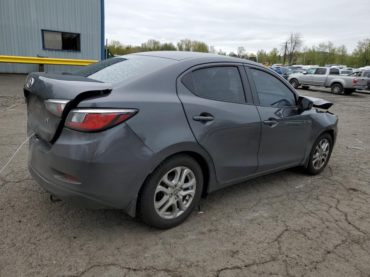 3MYDLBZV6GY125699 2016 Toyota Scion Ia