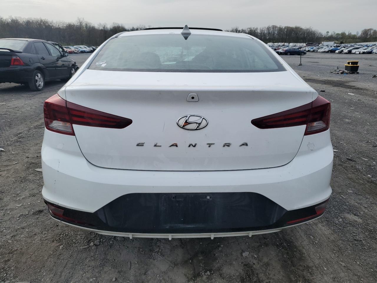 5NPD84LF6KH415685 2019 Hyundai Elantra Sel