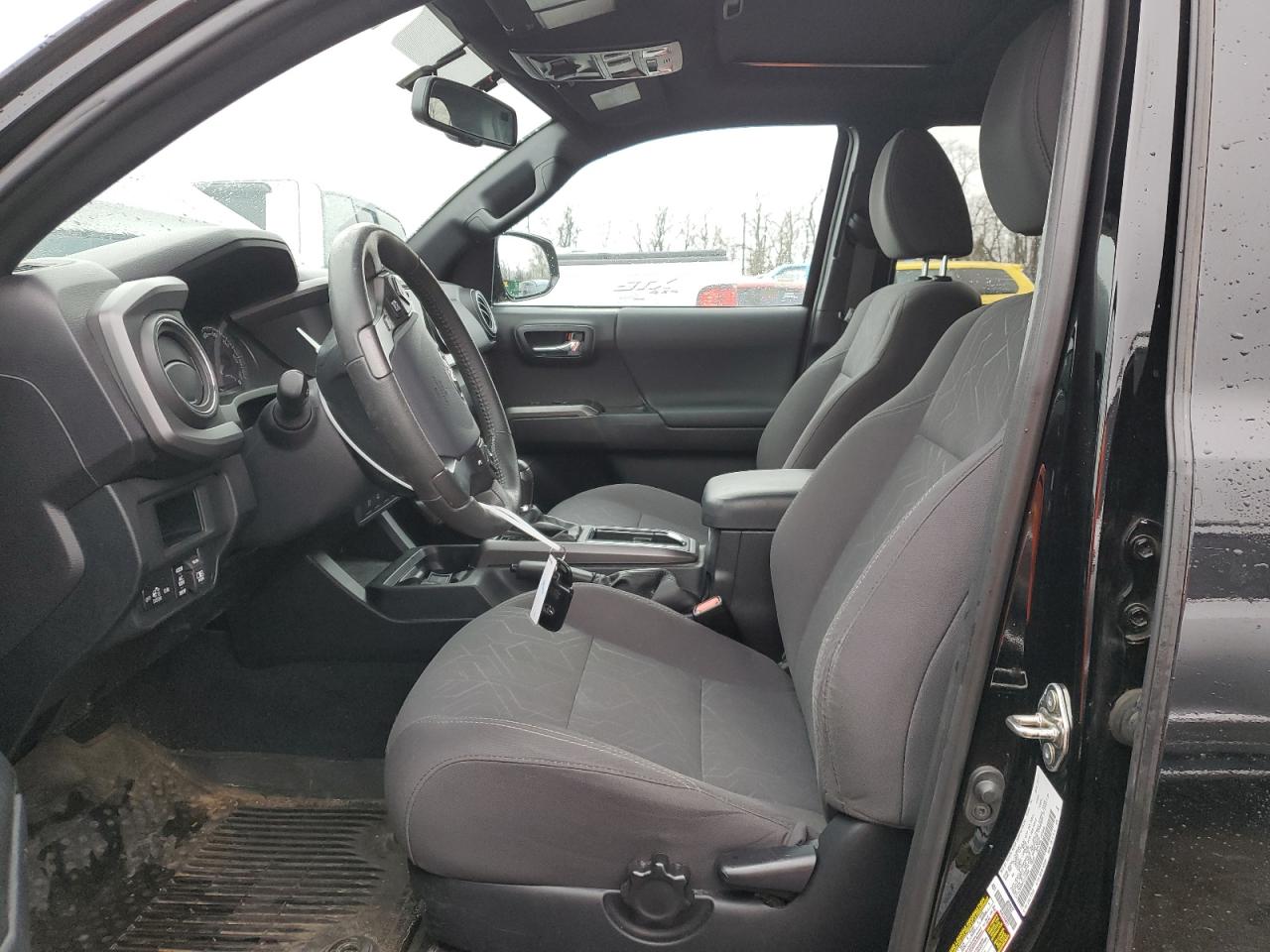 5TFCZ5AN0HX119860 TOYOTA TACOMA 2017