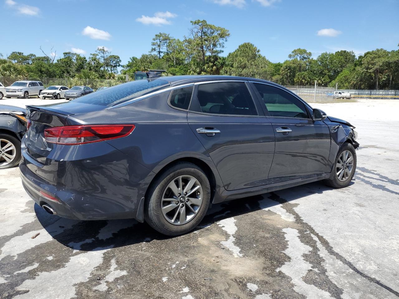 5XXGT4L17HG174711 2017 Kia Optima Lx