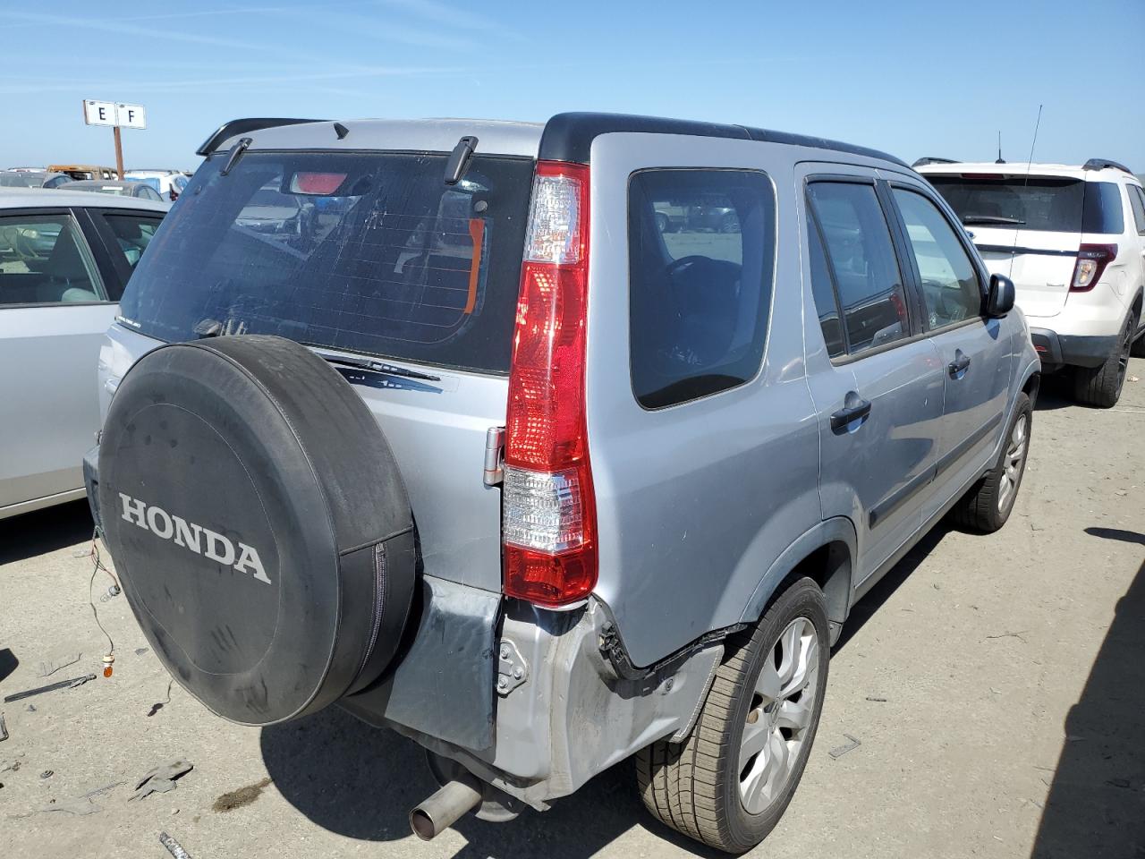 JHLRD78505C022819 2005 Honda Cr-V Lx