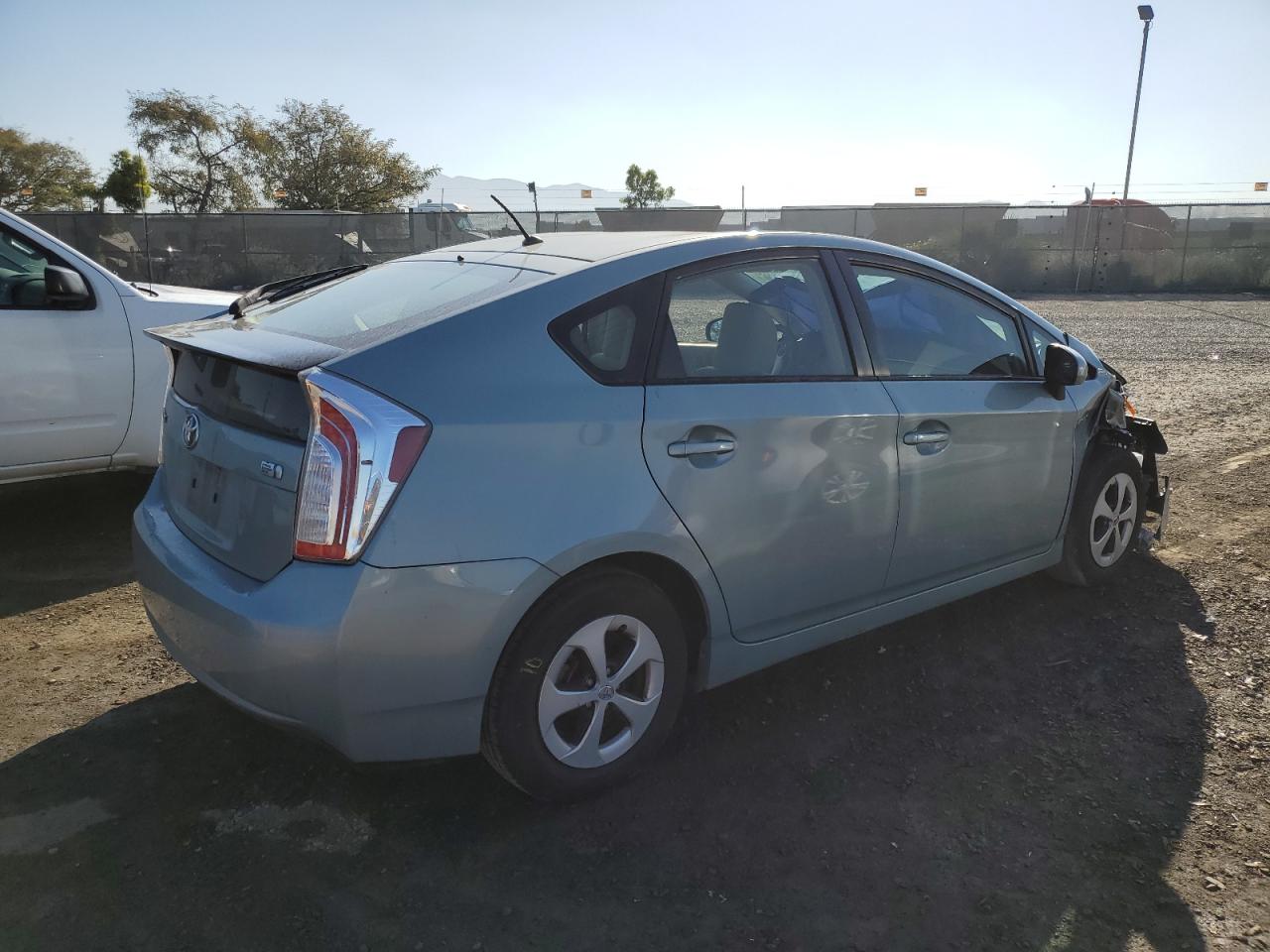 JTDKN3DU2F1915413 2015 Toyota Prius