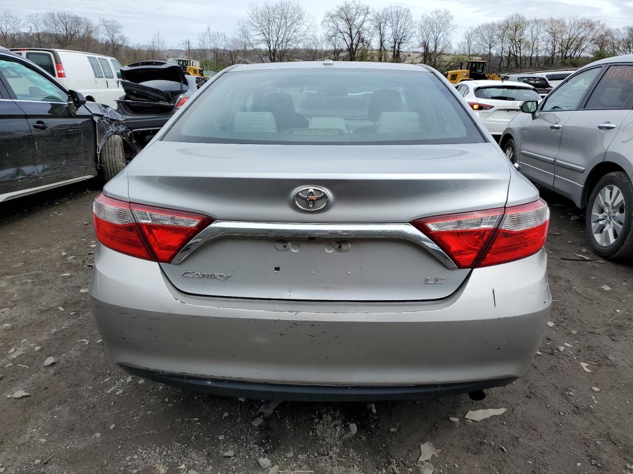 4T4BF1FK8FR476425 2015 Toyota Camry Le