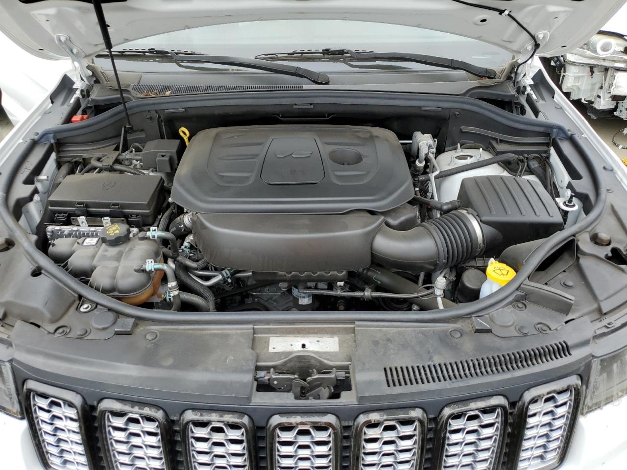 1C4RJFAG4MC534271 2021 Jeep Grand Cherokee Laredo