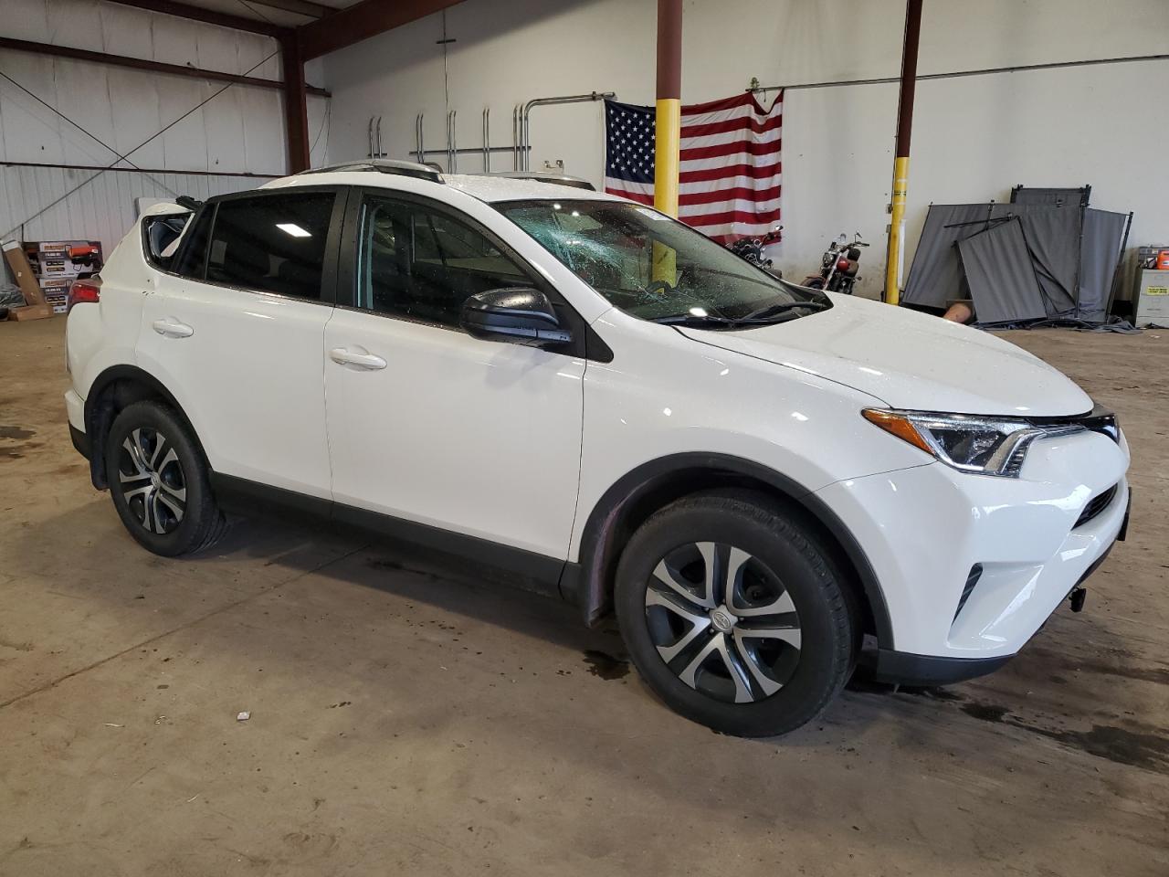 JTMBFREV9JJ725494 2018 Toyota Rav4 Le