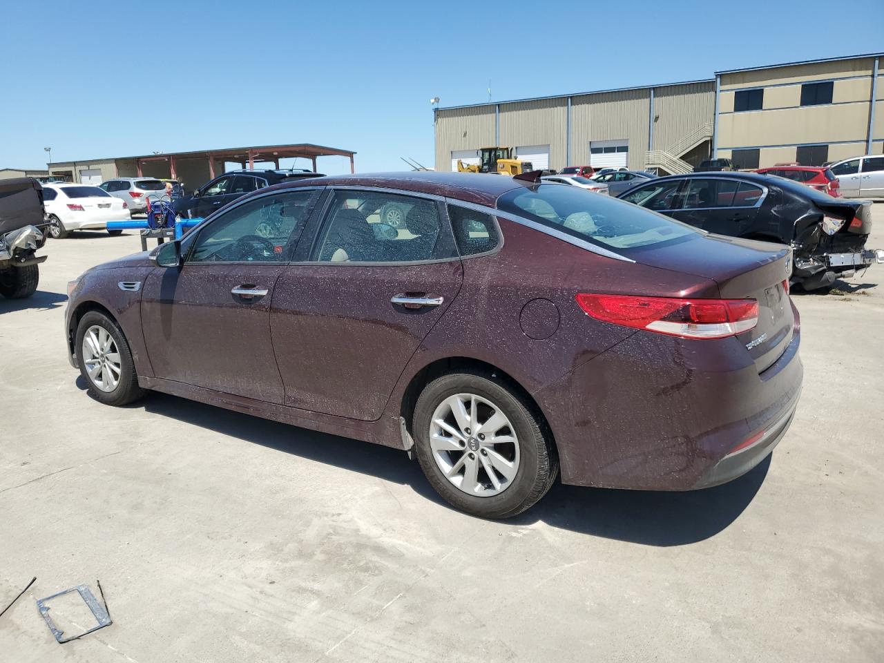 2018 Kia Optima Lx vin: 5XXGT4L36JG221380