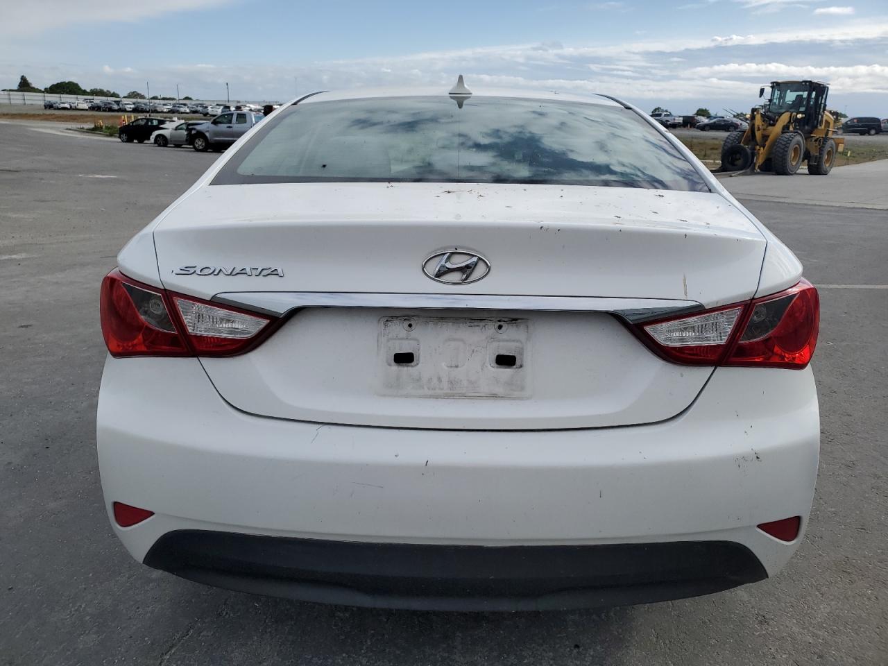 5NPEB4AC3EH930677 2014 Hyundai Sonata Gls