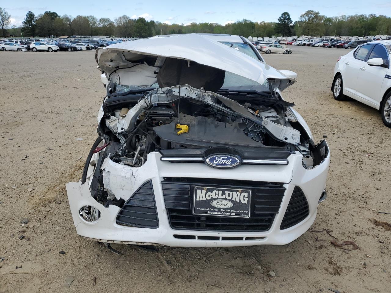 1FADP3J26EL257898 2014 Ford Focus Titanium