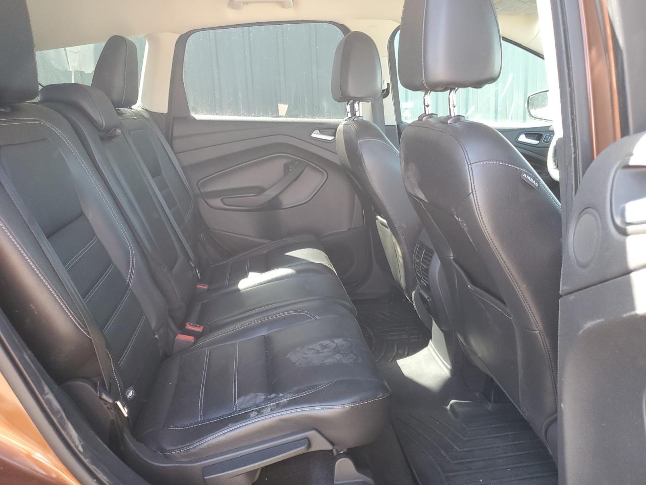 1FMCU9J93HUB89228 FORD ESCAPE 2017