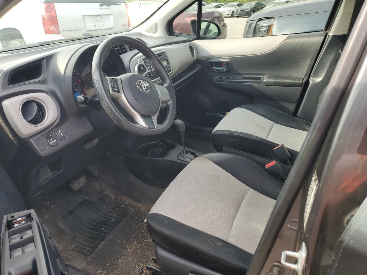 JTDKTUD30CD528100 2012 Toyota Yaris