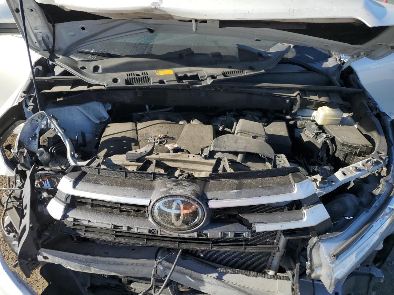 5TDJZRFH5JS540308 2018 Toyota Highlander Se