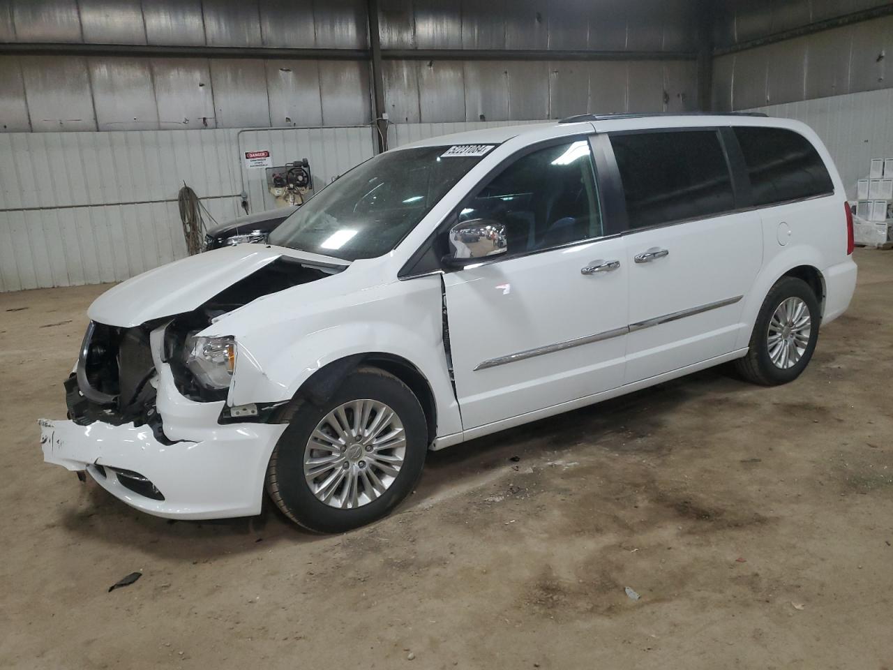 2C4RC1JG6GR239083 2016 Chrysler Town & Country Limited