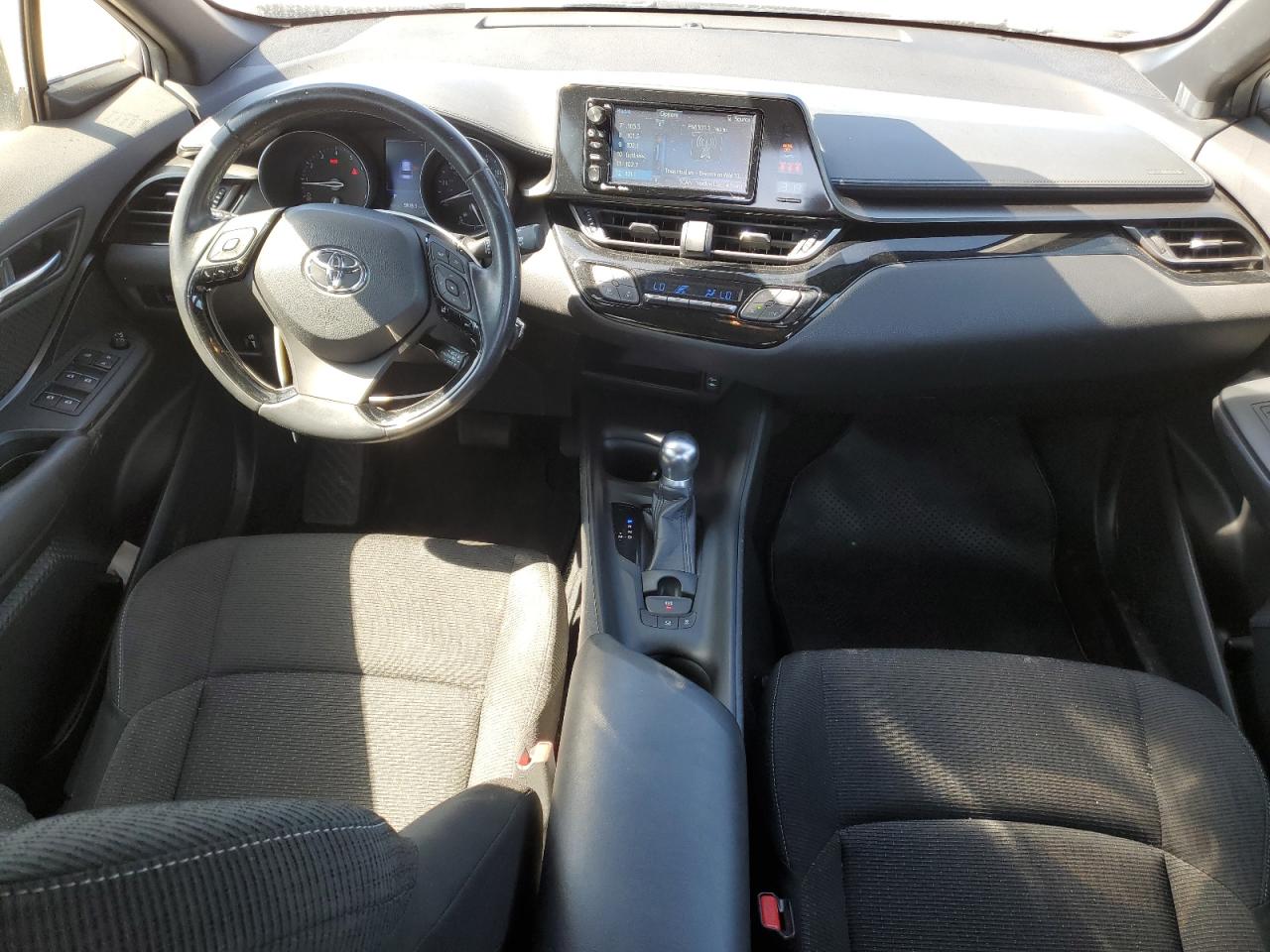 JTNKHMBX6J1001681 TOYOTA C-HR 2018