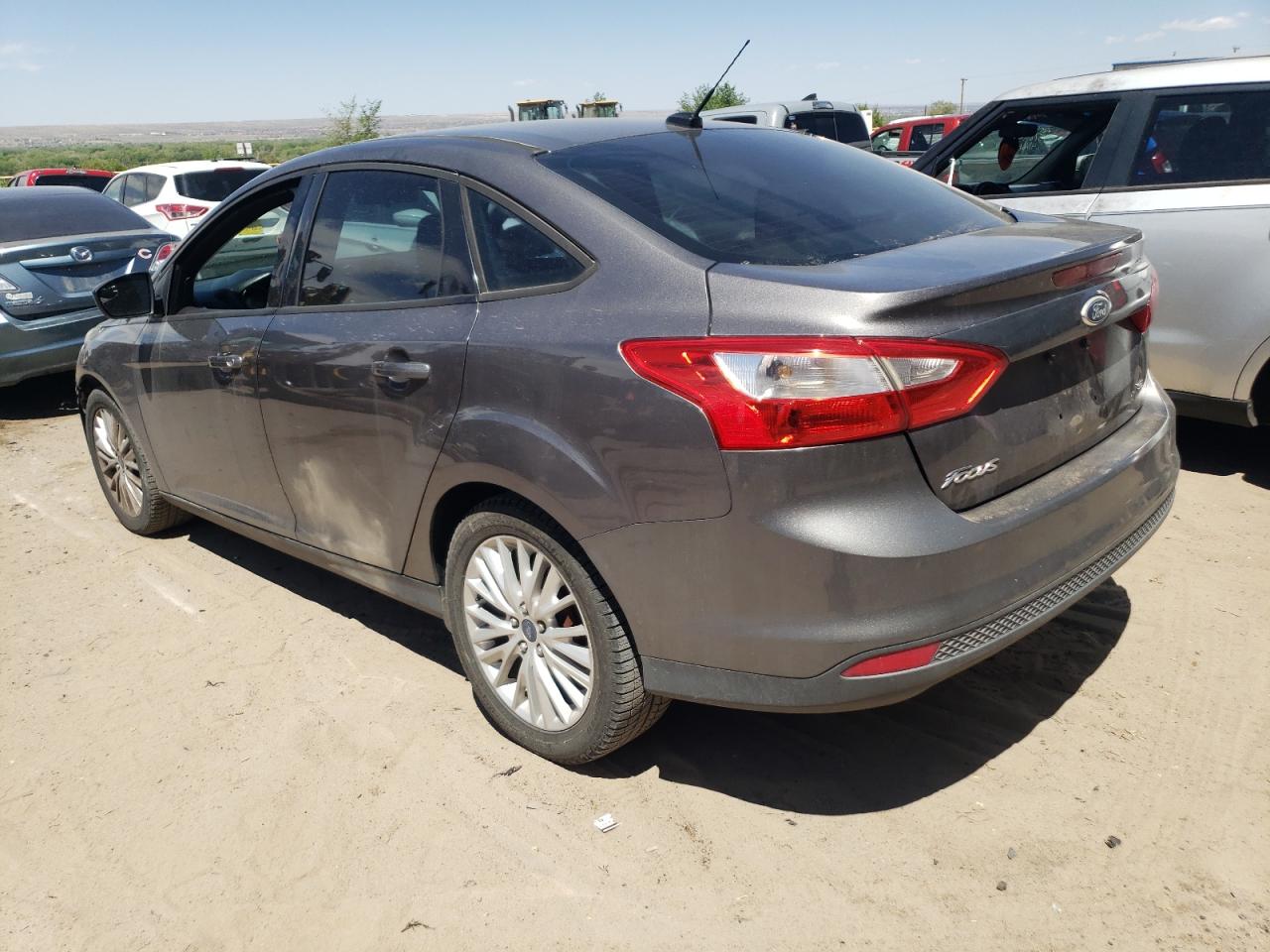 1FAHP3F24CL256983 2012 Ford Focus Se