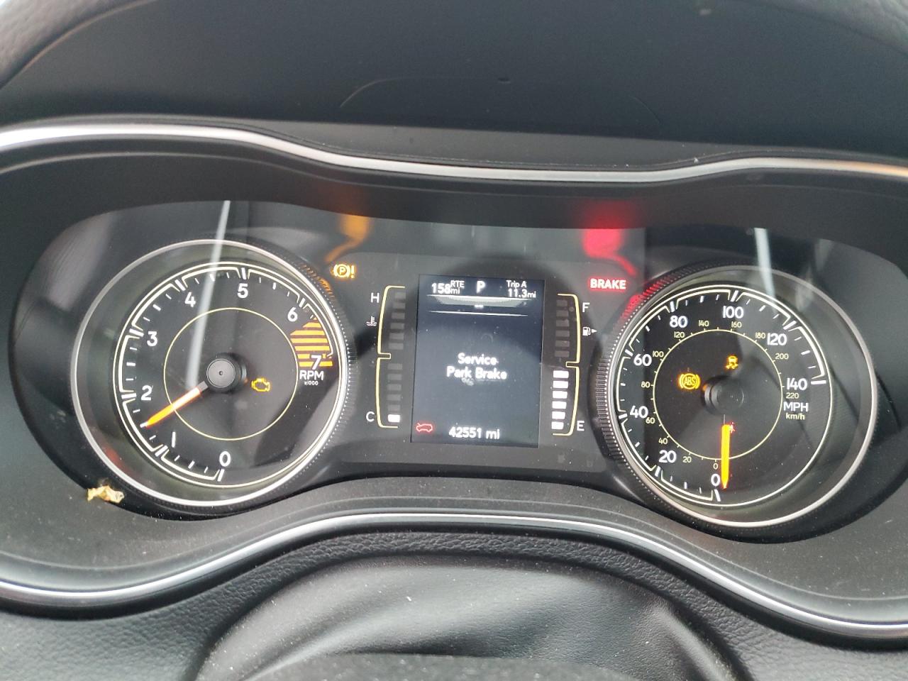 1C4PJLCB6KD143802 2019 Jeep Cherokee Latitude