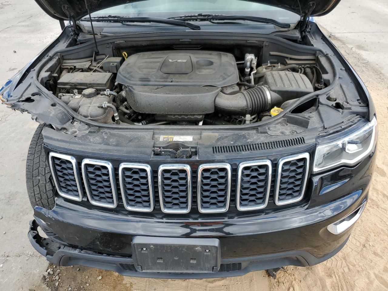 2018 Jeep Grand Cherokee Laredo vin: 1C4RJFAG4JC425126