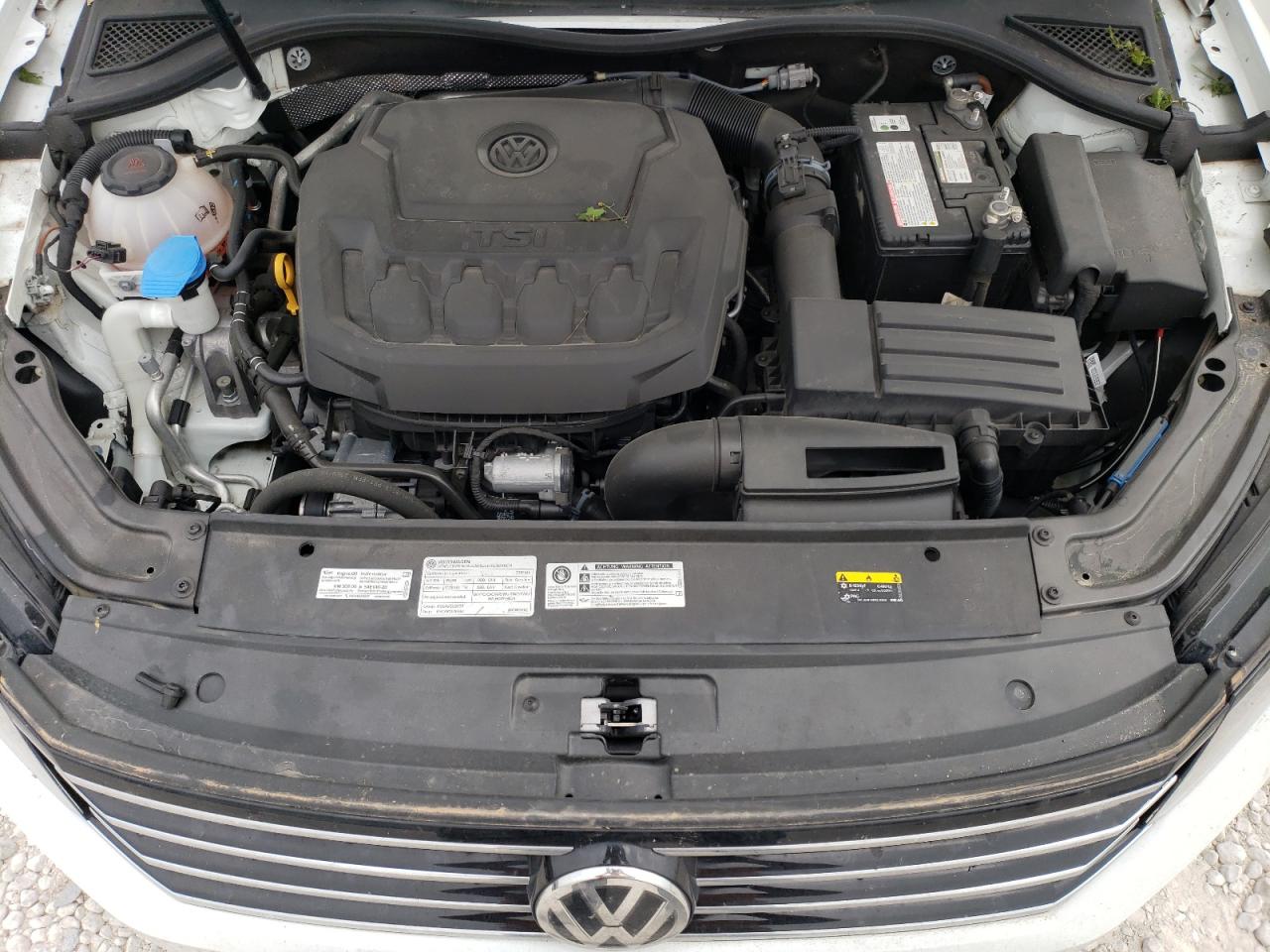 1VWLA7A35KC004121 2019 Volkswagen Passat Wolfsburg