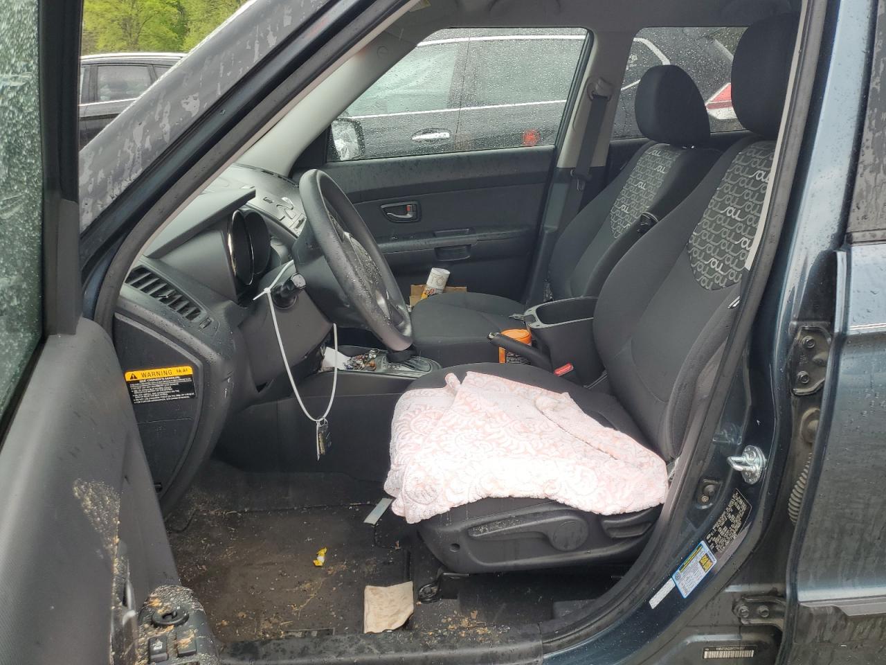 KNDJT2A22B7274057 2011 Kia Soul +